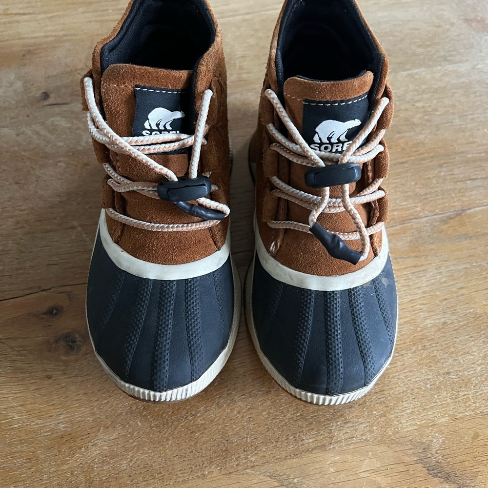 Sorel youth out n about iv classic water proof boot